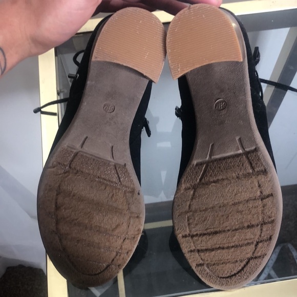 Maurice’s black faux suede tie up peep to ankle bootie size 6.5 - Picture 5 of 10